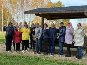 reisisellid koos võõrustajataega leies